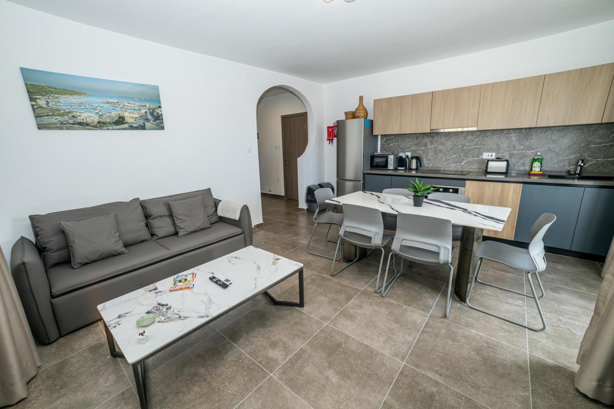 Charming Corner Apartment With Country View 2Br خليج سانت بول المظهر الخارجي الصورة