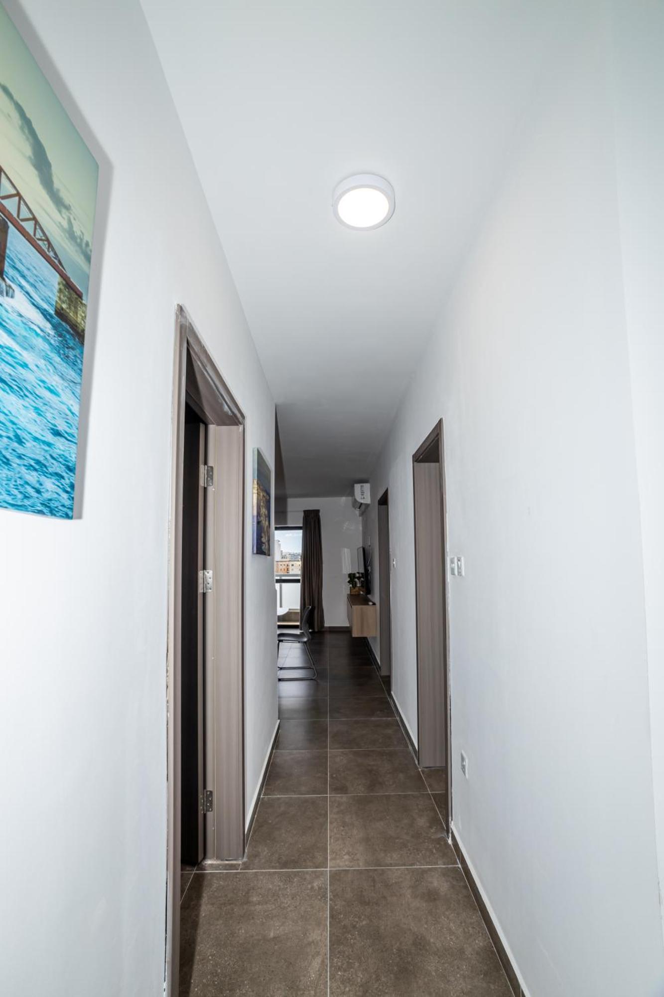 Charming Corner Apartment With Country View 2Br خليج سانت بول المظهر الخارجي الصورة