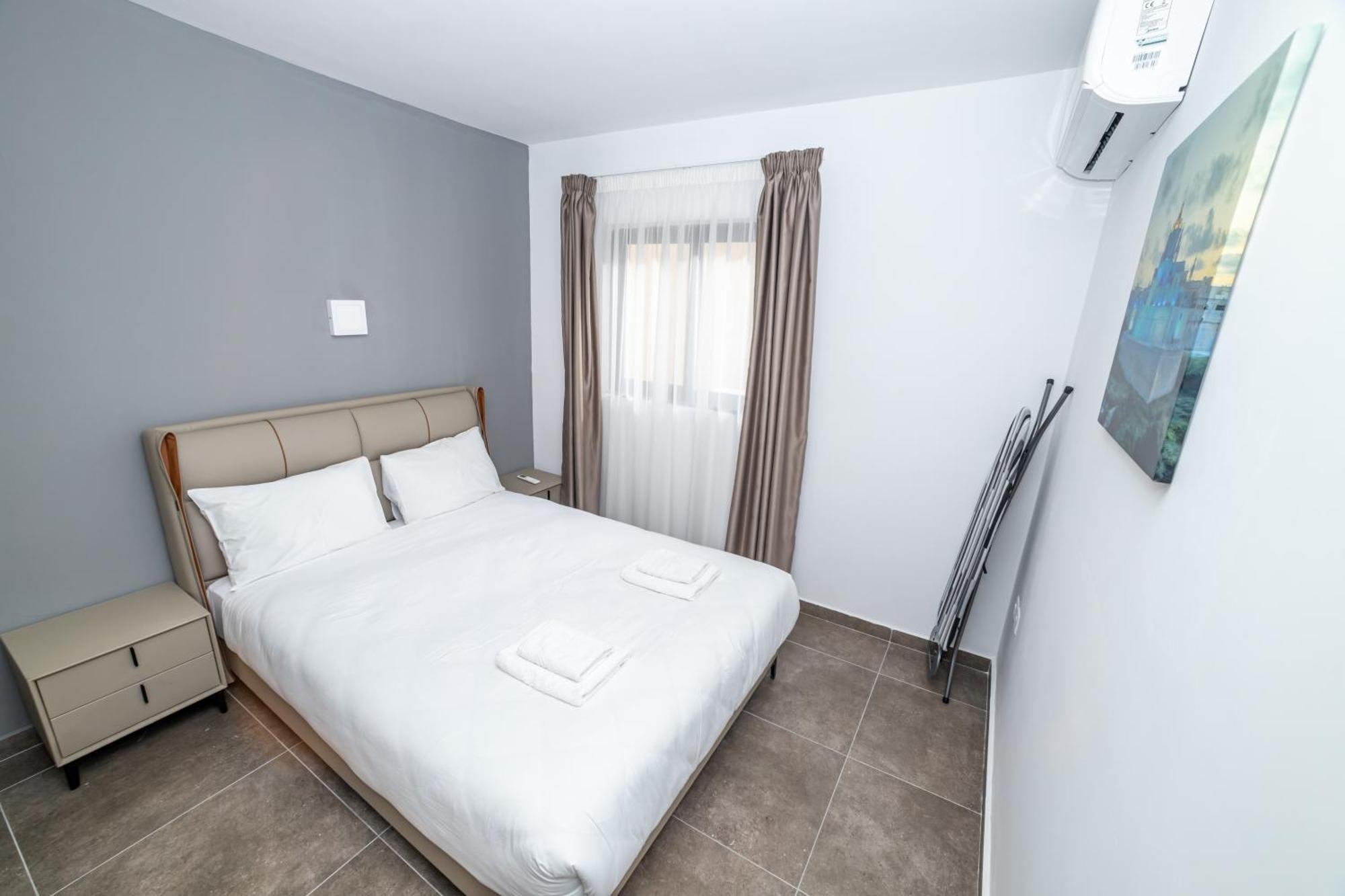 Charming Corner Apartment With Country View 2Br خليج سانت بول المظهر الخارجي الصورة