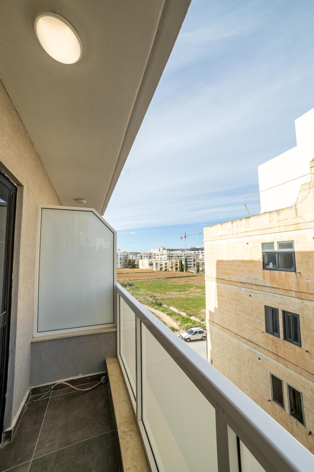 Charming Corner Apartment With Country View 2Br خليج سانت بول المظهر الخارجي الصورة