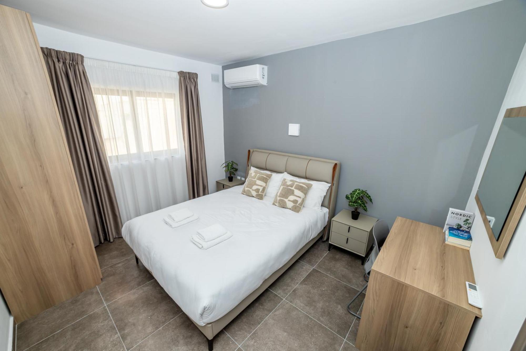 Charming Corner Apartment With Country View 2Br خليج سانت بول المظهر الخارجي الصورة
