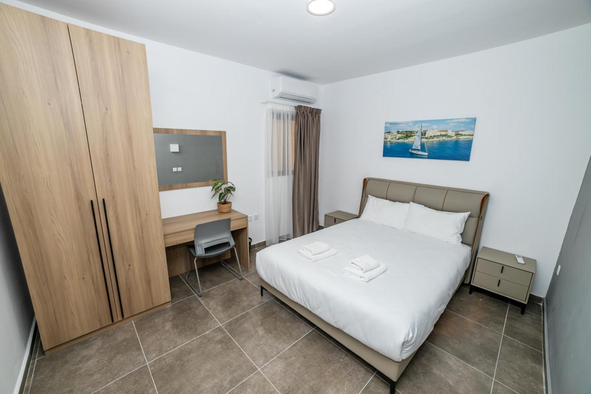 Charming Corner Apartment With Country View 2Br خليج سانت بول المظهر الخارجي الصورة