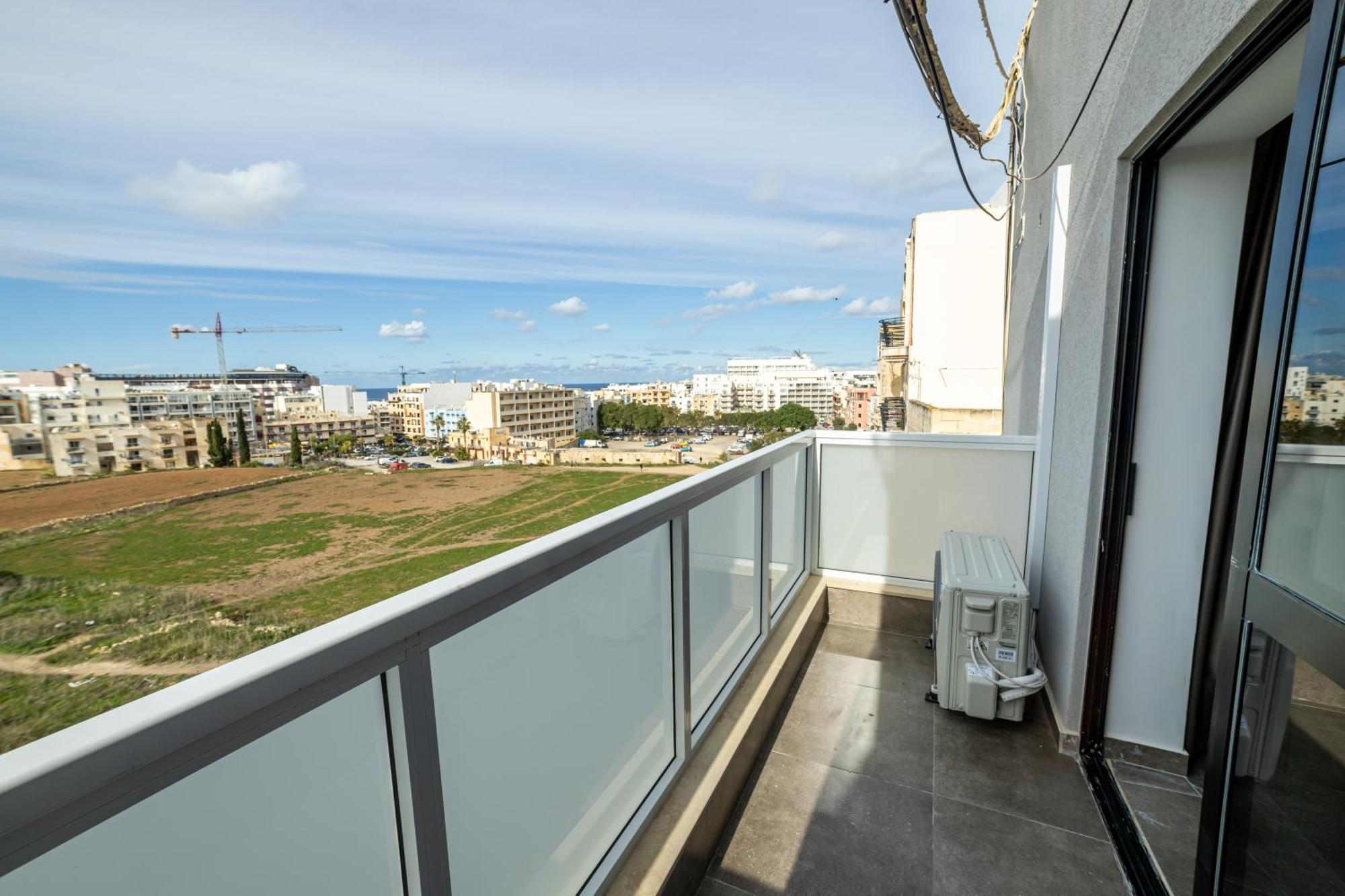 Charming Corner Apartment With Country View 2Br خليج سانت بول المظهر الخارجي الصورة